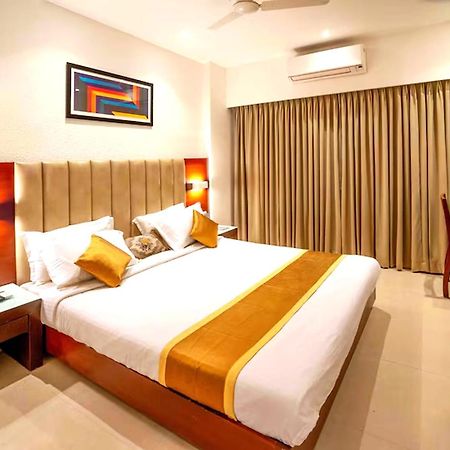 Hotel Hills Park Pathanāmthitta Kültér fotó