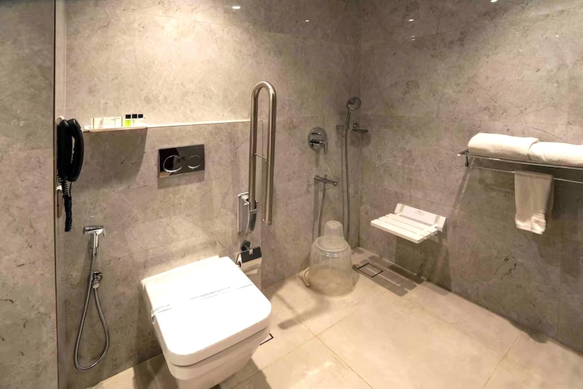 Hotel Hills Park Pathanāmthitta Kültér fotó