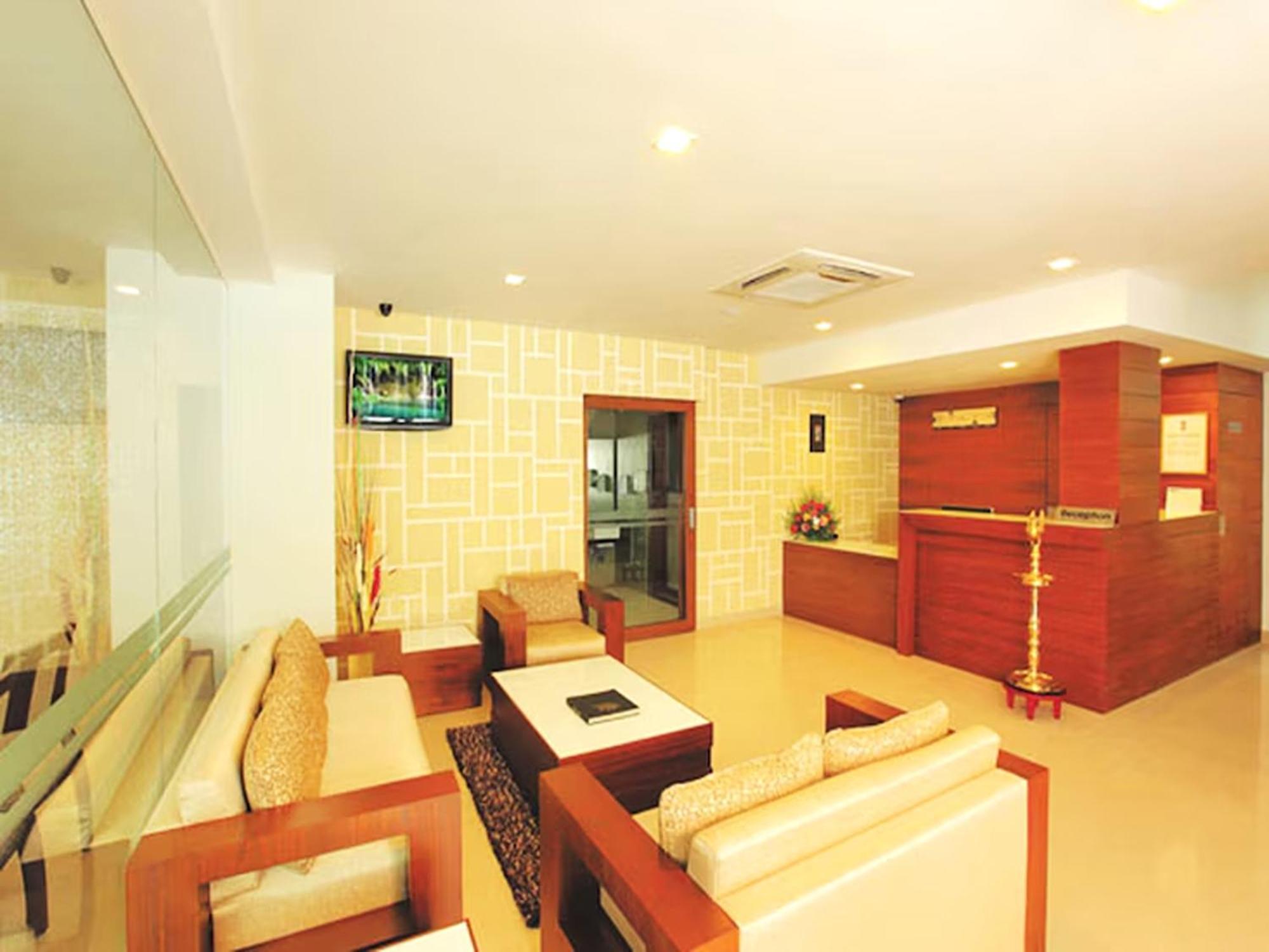 Hotel Hills Park Pathanāmthitta Kültér fotó