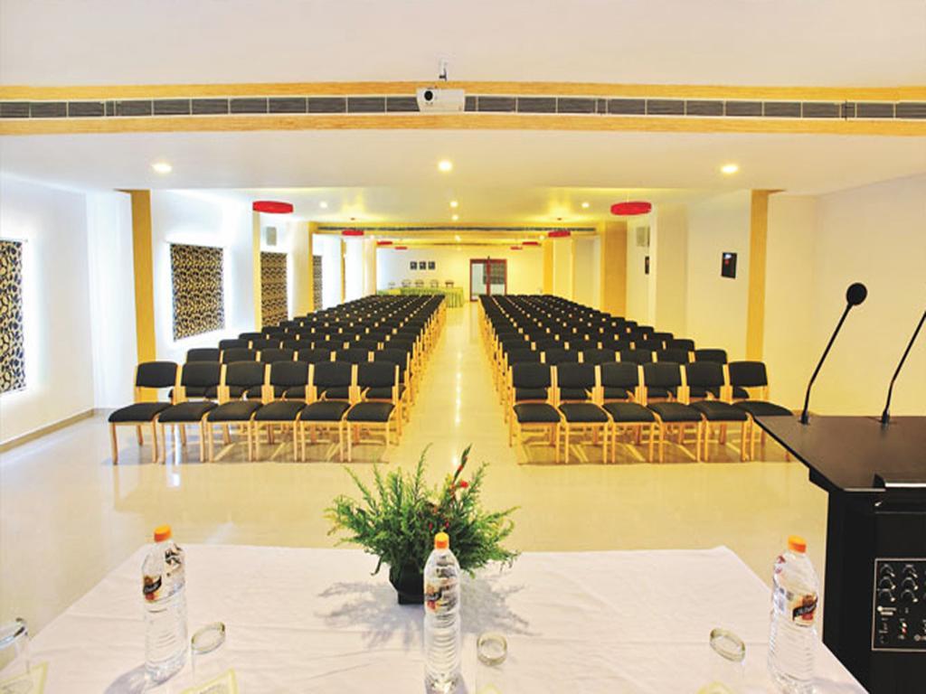 Hotel Hills Park Pathanāmthitta Kültér fotó